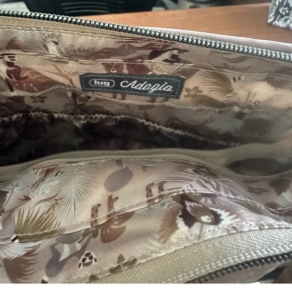 Lug Bubble Quilted Shoulder Bag Adagio Sand Taupe -NWOT - Picture 3 of 3